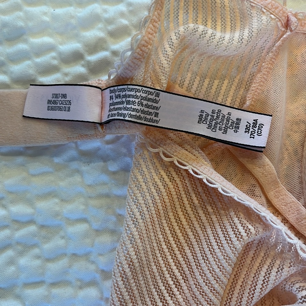 Victoria’s Secret 1-piece lingerie bodysuit with underwire 32C. - Picture 4 of 5